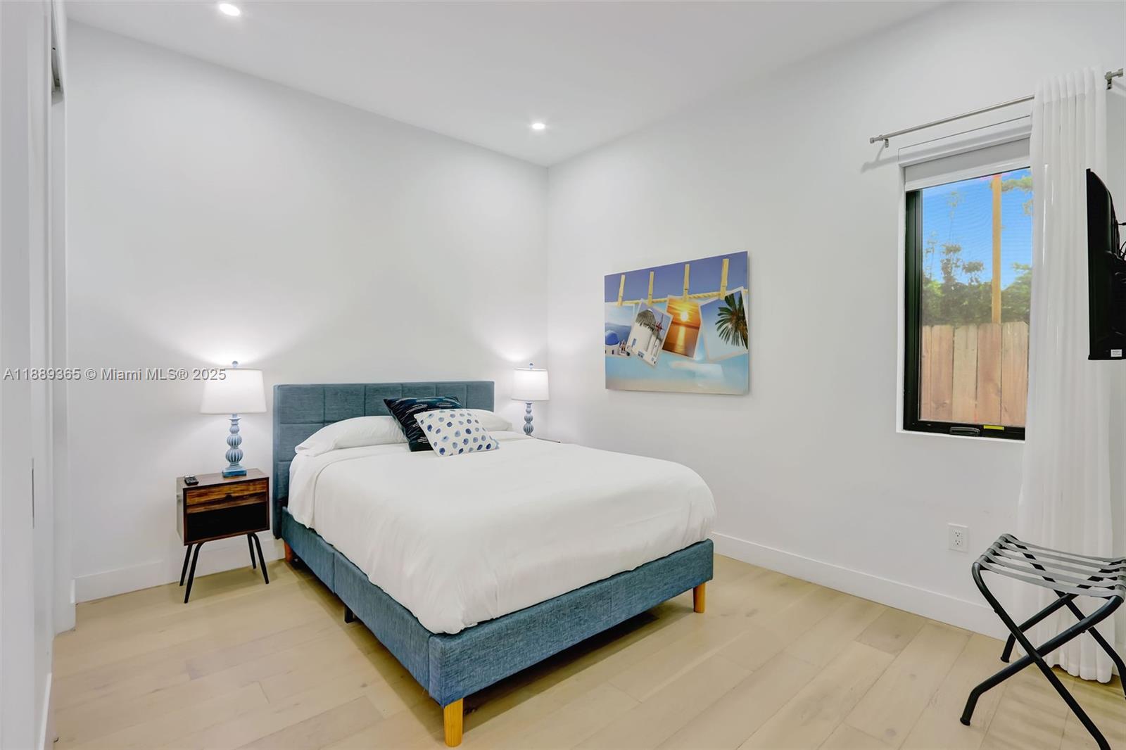 121 NW 41st St