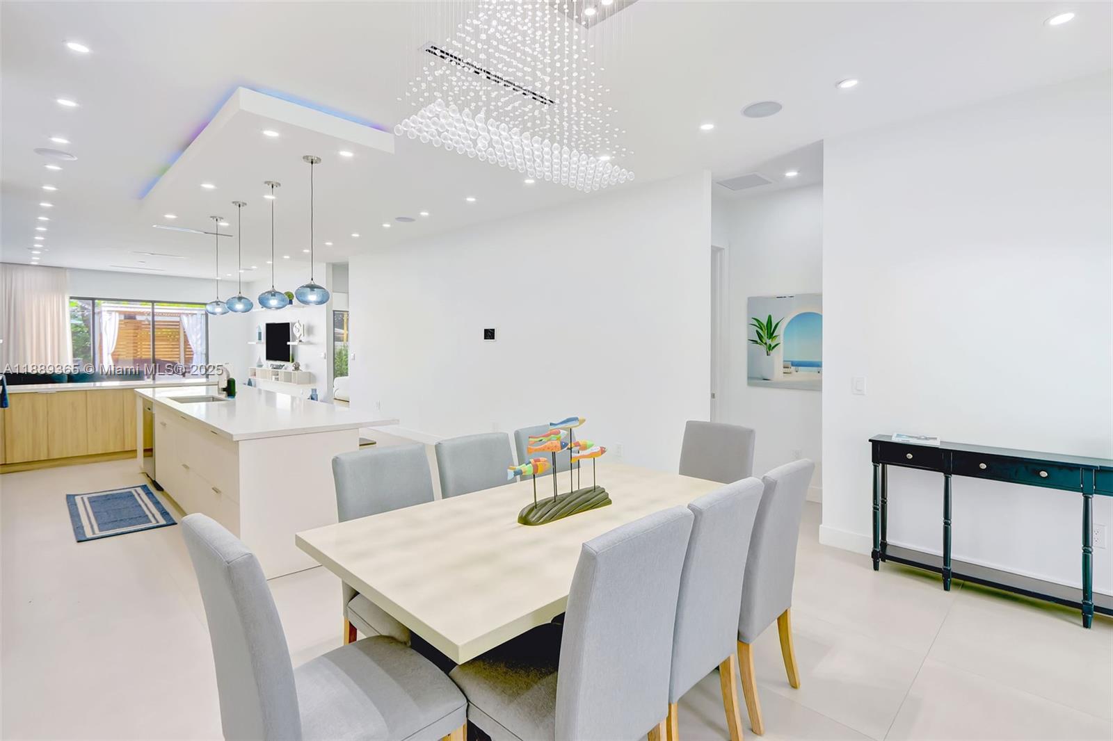 121 NW 41st St