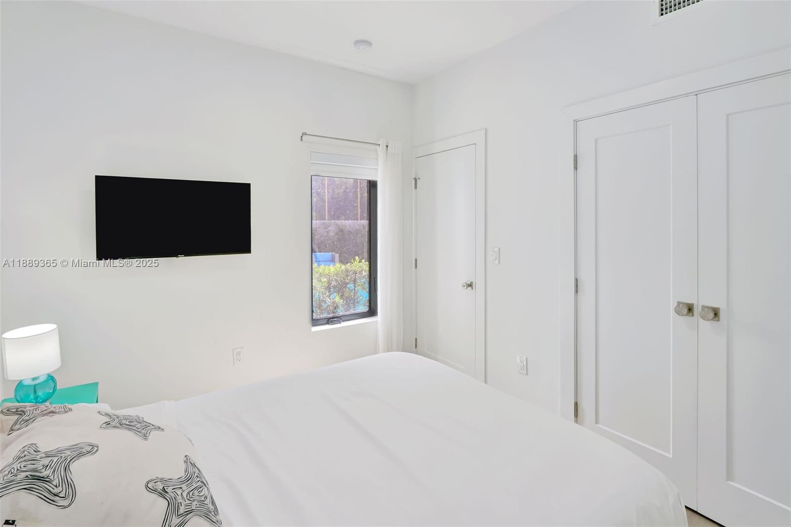 121 NW 41st St