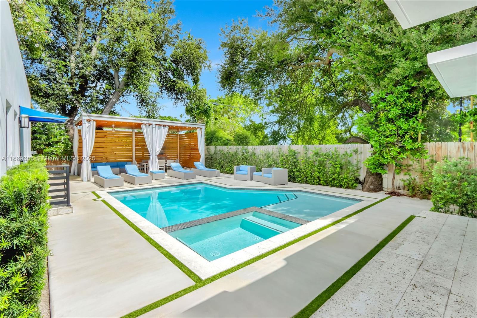 121 NW 41st St