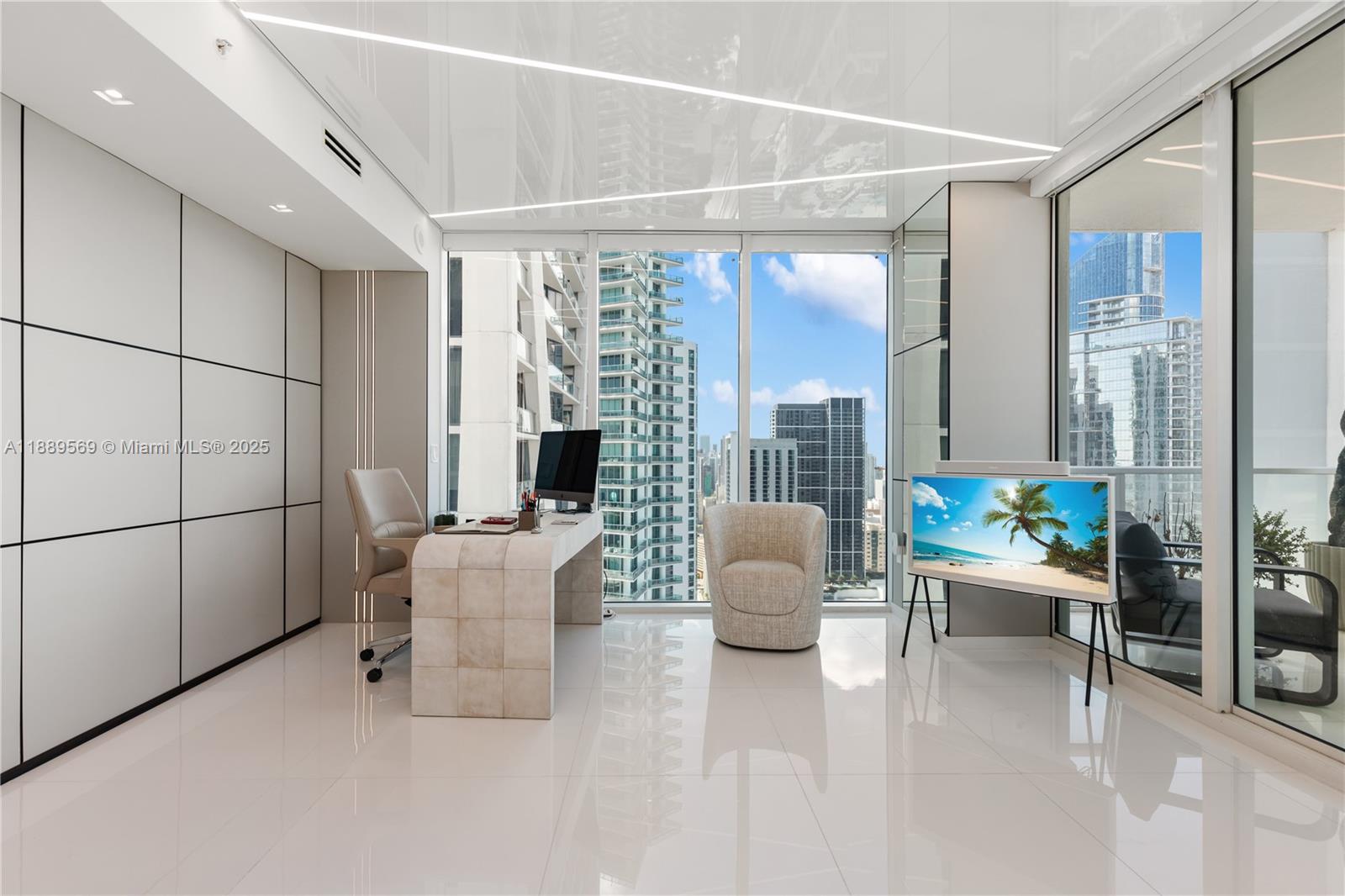 1040 Biscayne Blvd # 4207