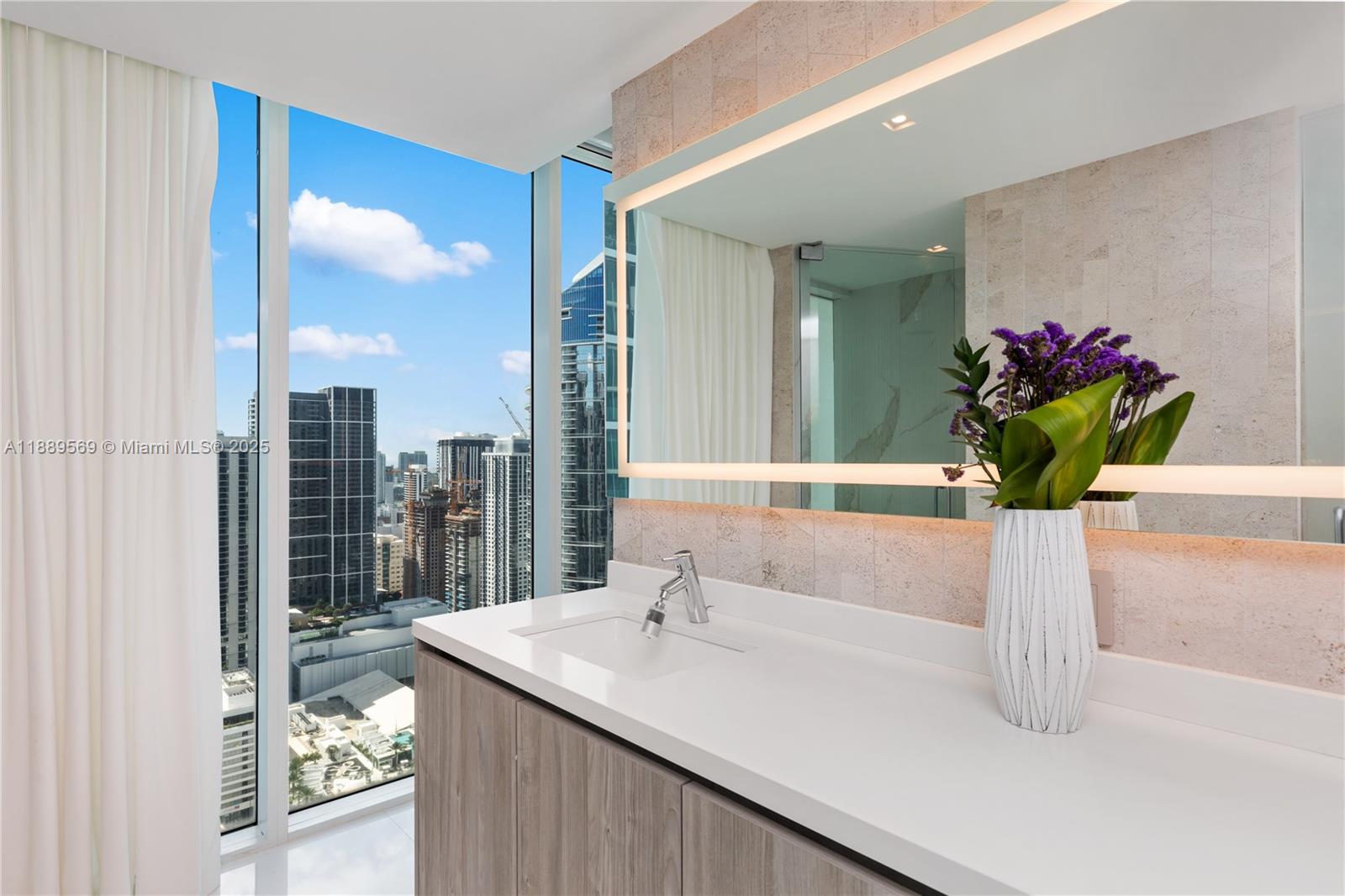 1040 Biscayne Blvd # 4207