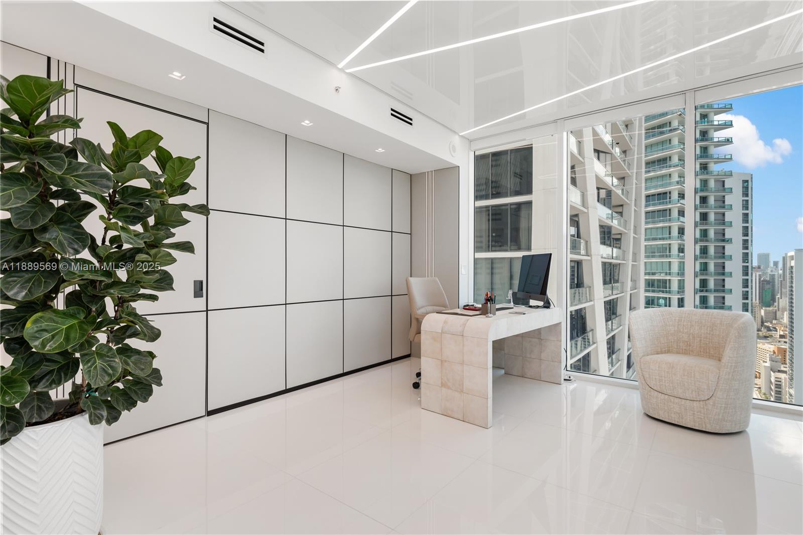 1040 Biscayne Blvd # 4207