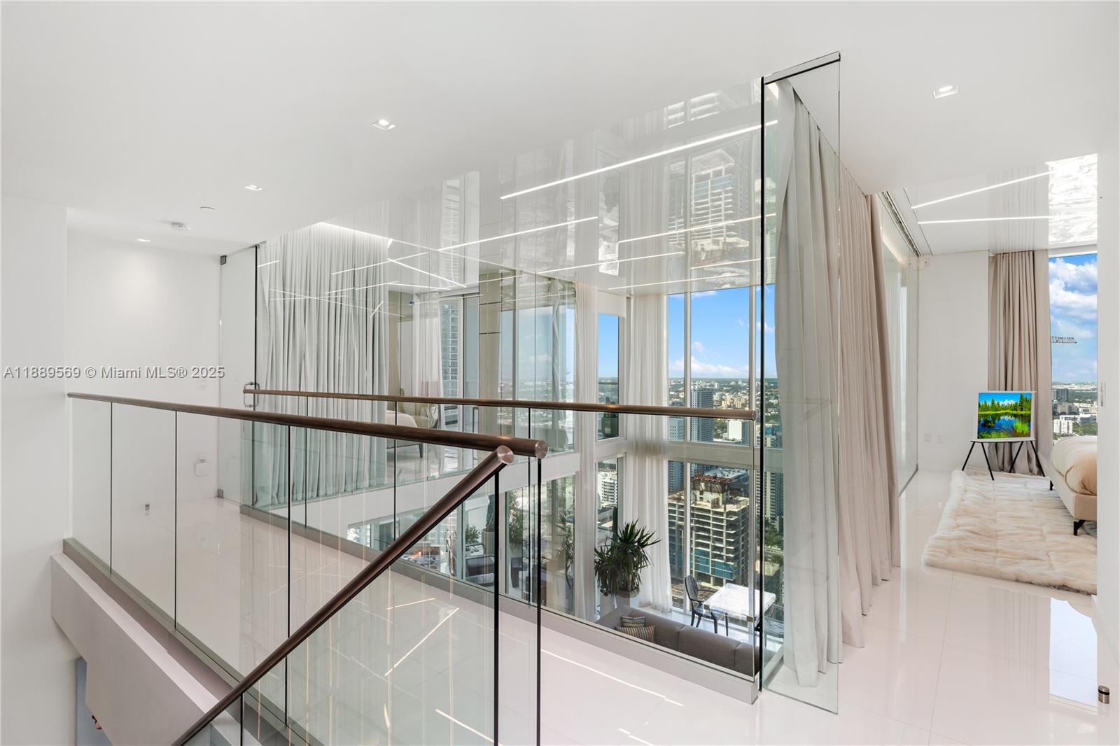 1040 Biscayne Blvd # 4207