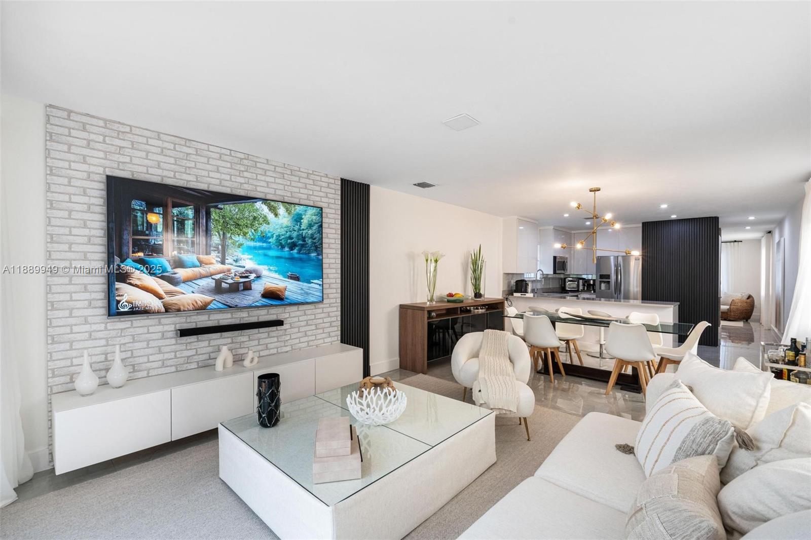 2752 SW 11th St, Miami