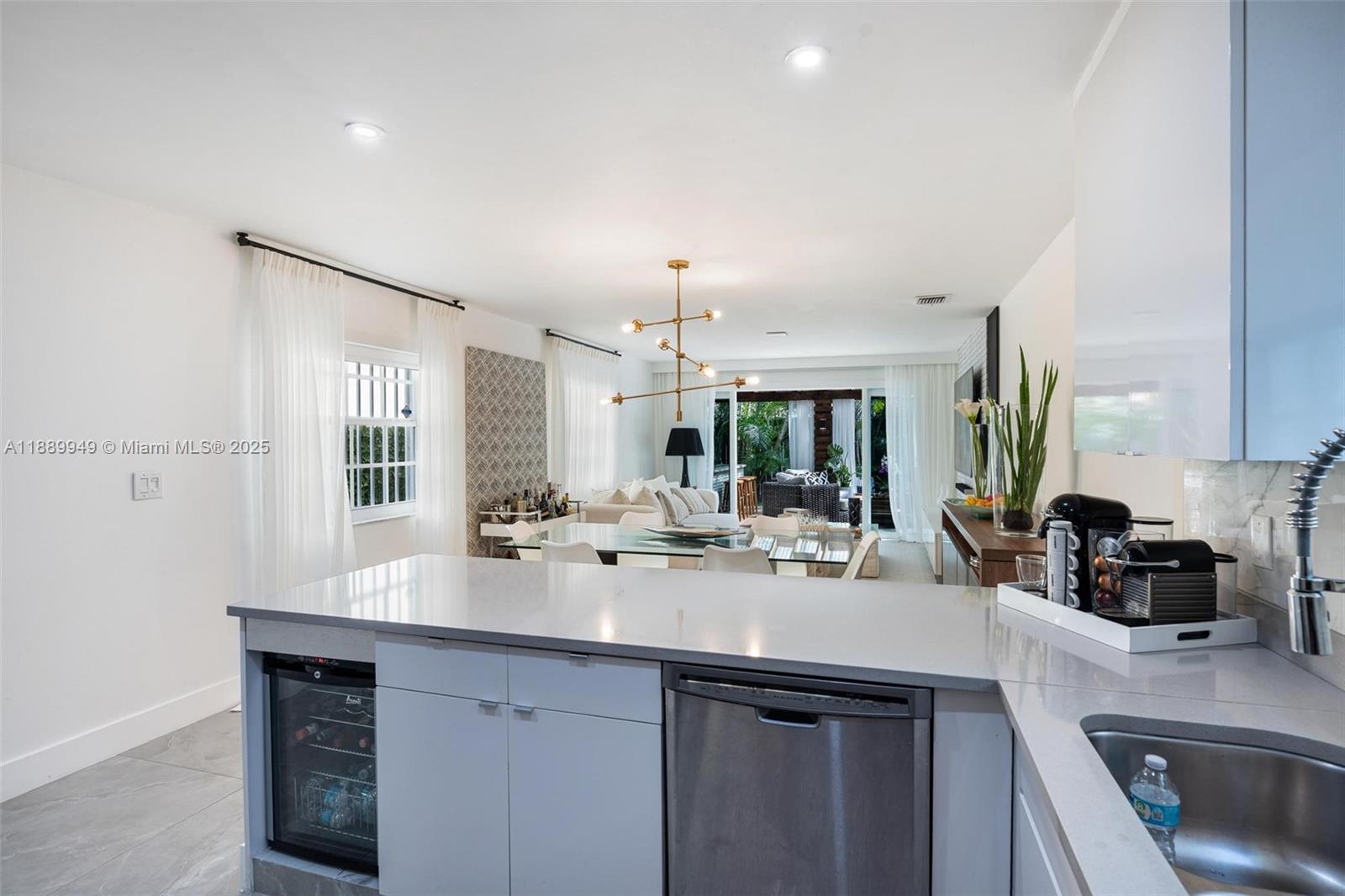 2752 SW 11th St, Miami