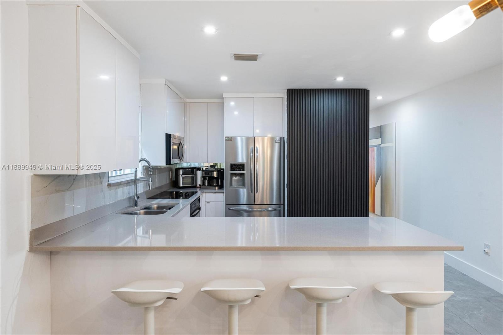 2752 SW 11th St, Miami