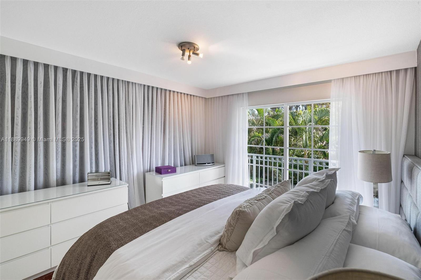 2752 SW 11th St, Miami