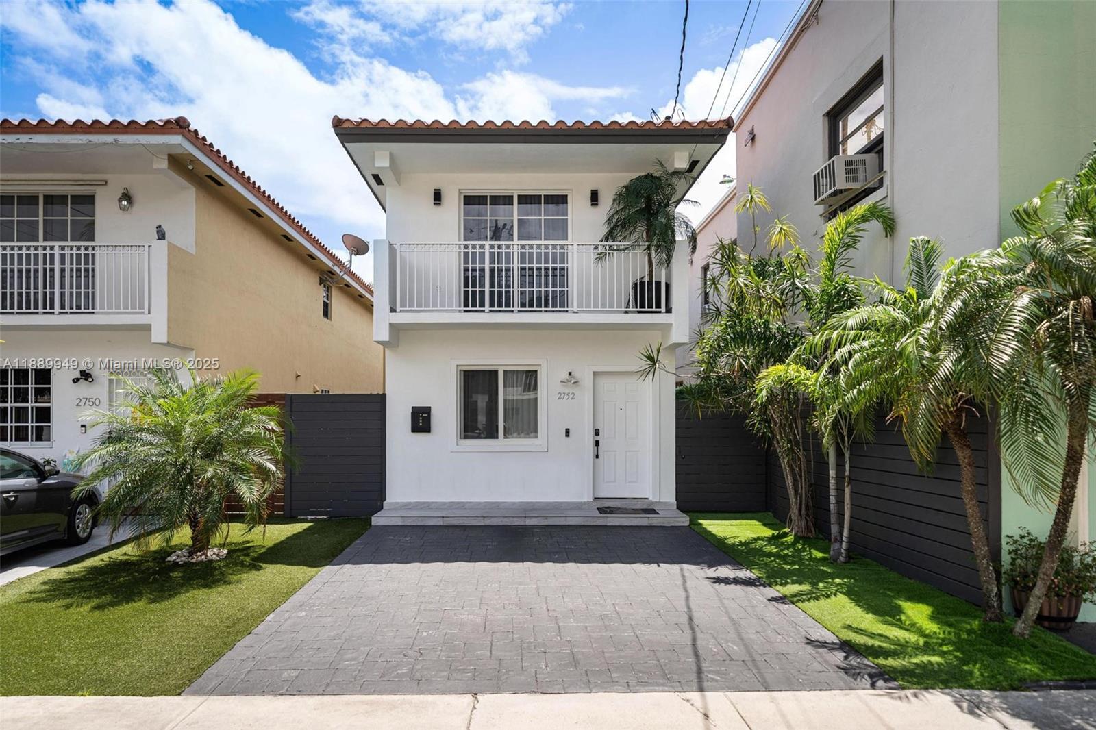 2752 SW 11th St, Miami