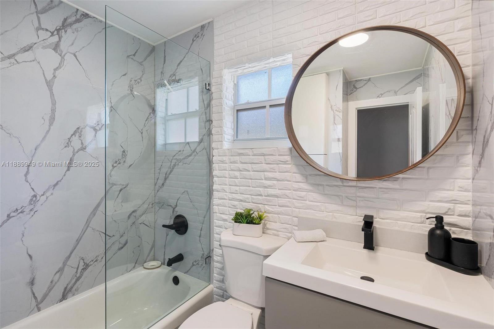 2752 SW 11th St, Miami