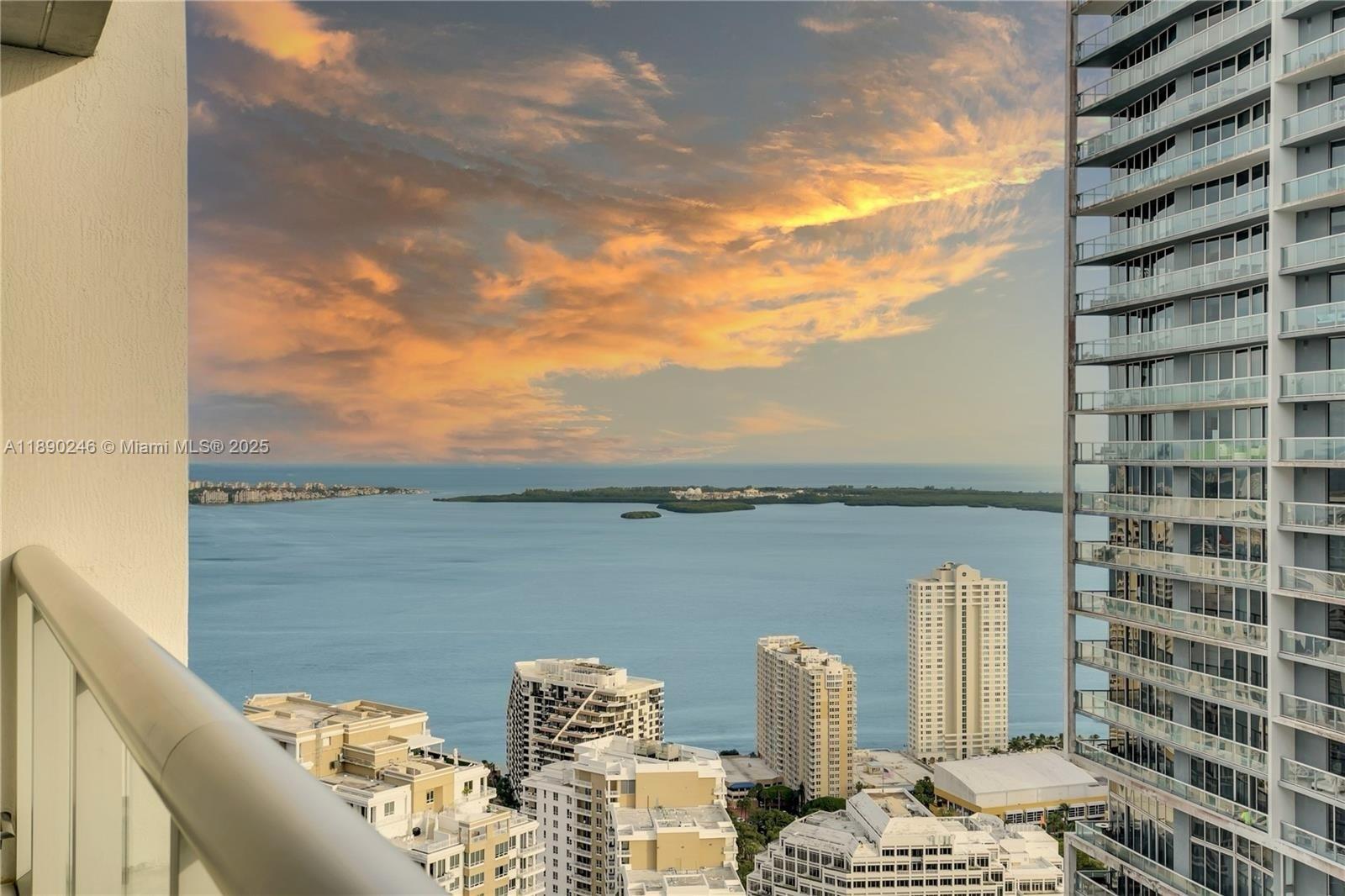 475 Brickell Ave # 4711