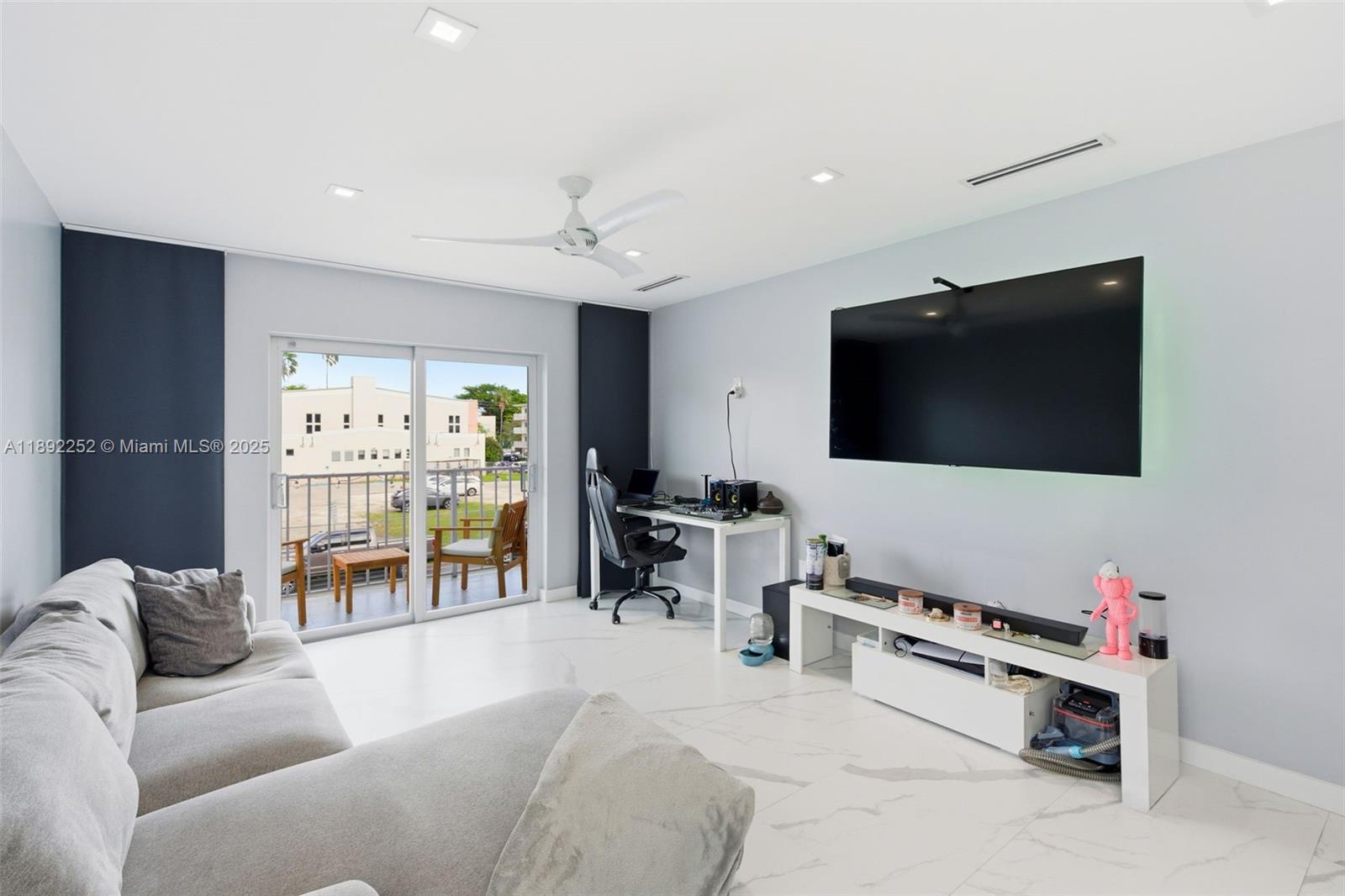 1428 Euclid Ave # 207, Miami Beach Unit: 207