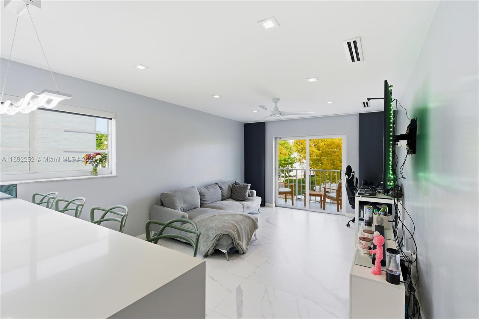 1428 Euclid Ave # 207, Miami Beach Unit: 207