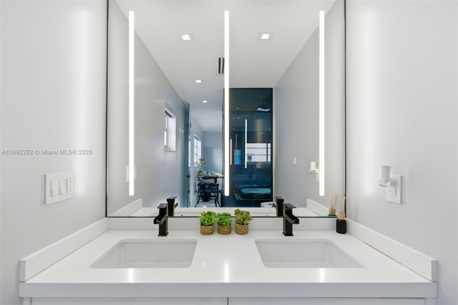 1428 Euclid Ave # 207, Miami Beach Unit: 207