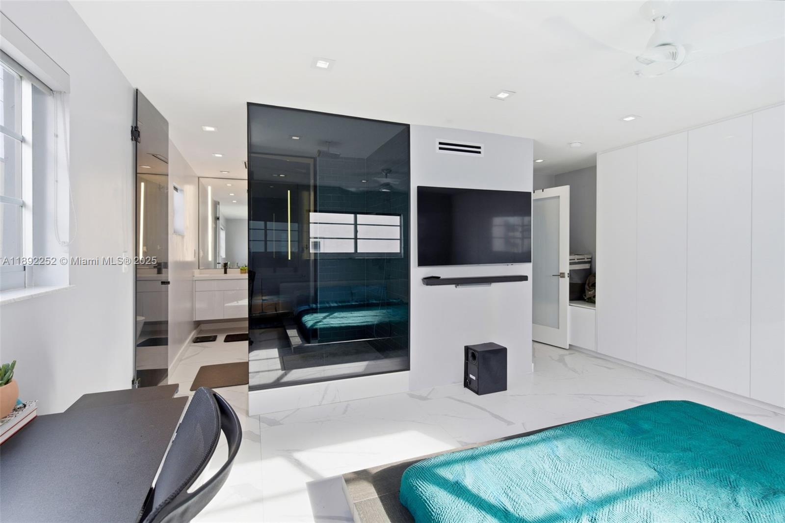 1428 Euclid Ave # 207, Miami Beach Unit: 207