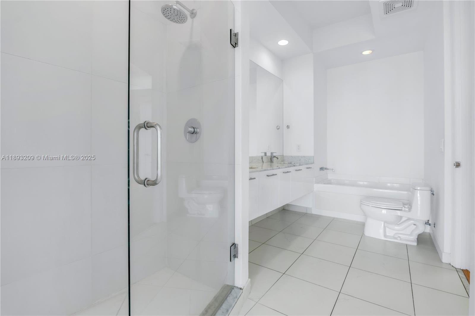 55 SE 6th St # 4100