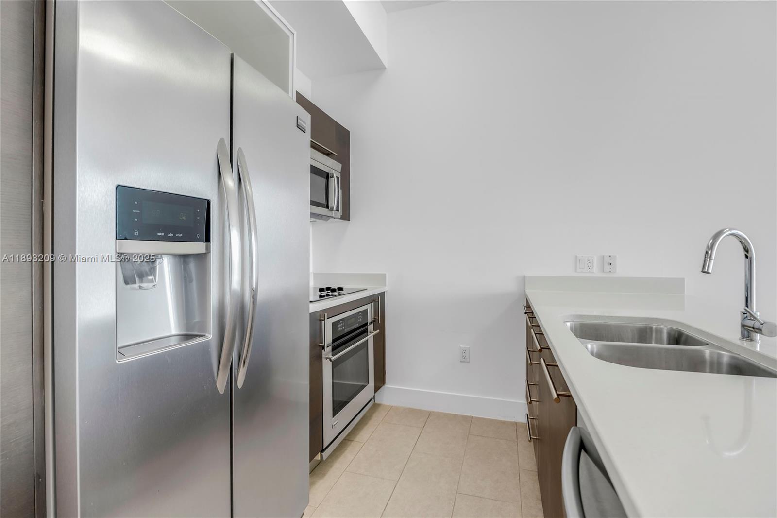 55 SE 6th St # 4100