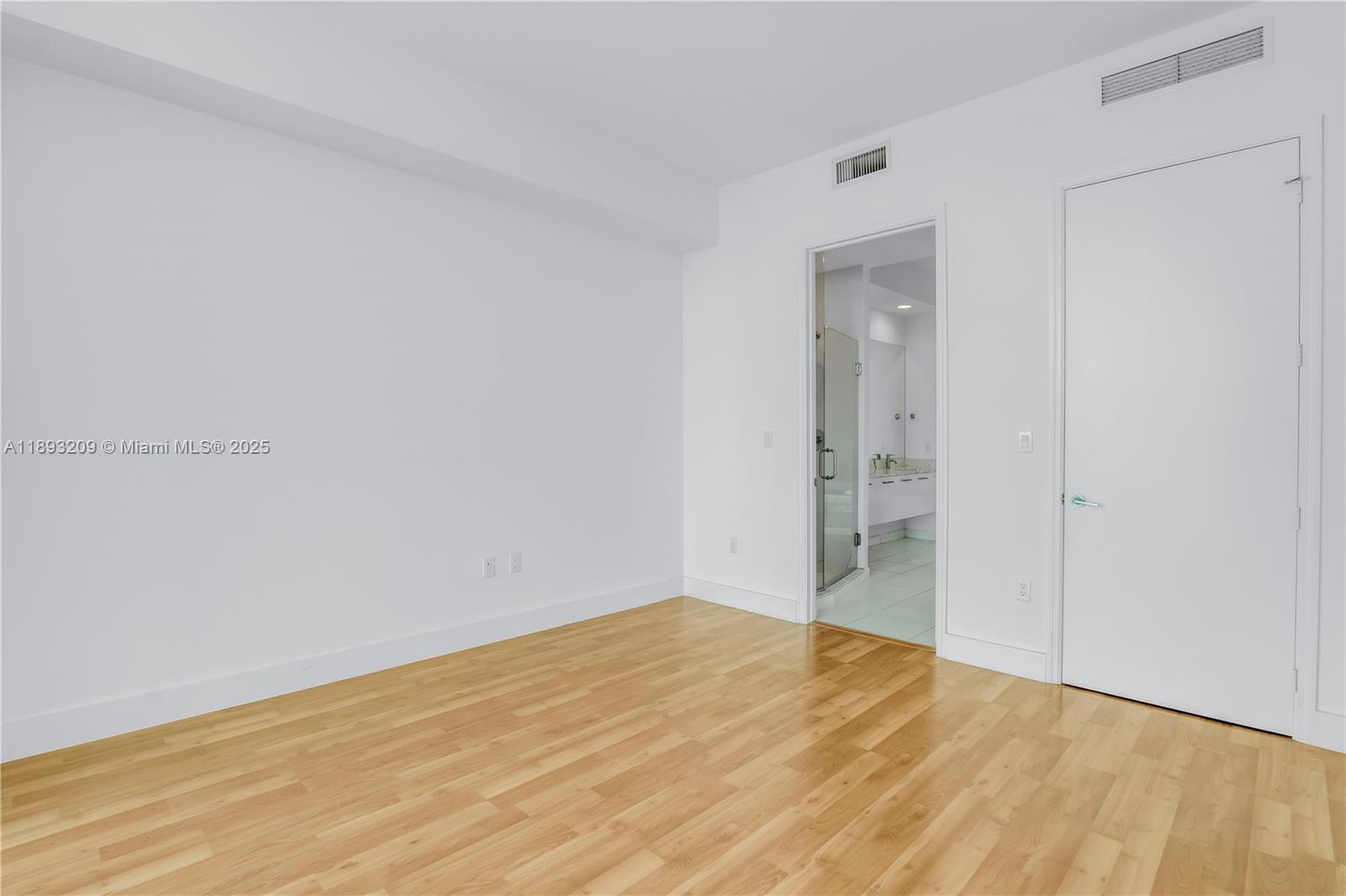 55 SE 6th St # 4100