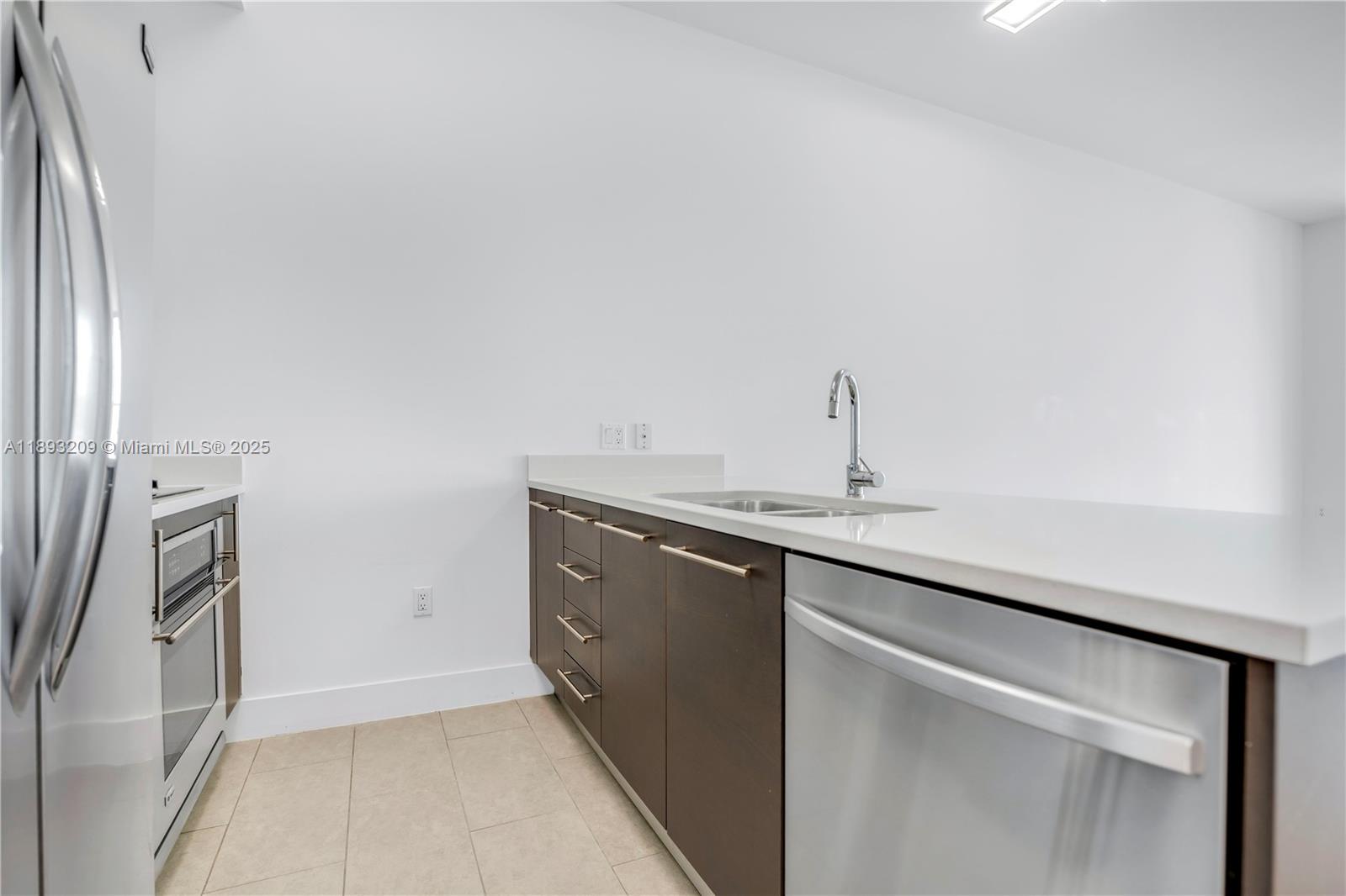 55 SE 6th St # 4100