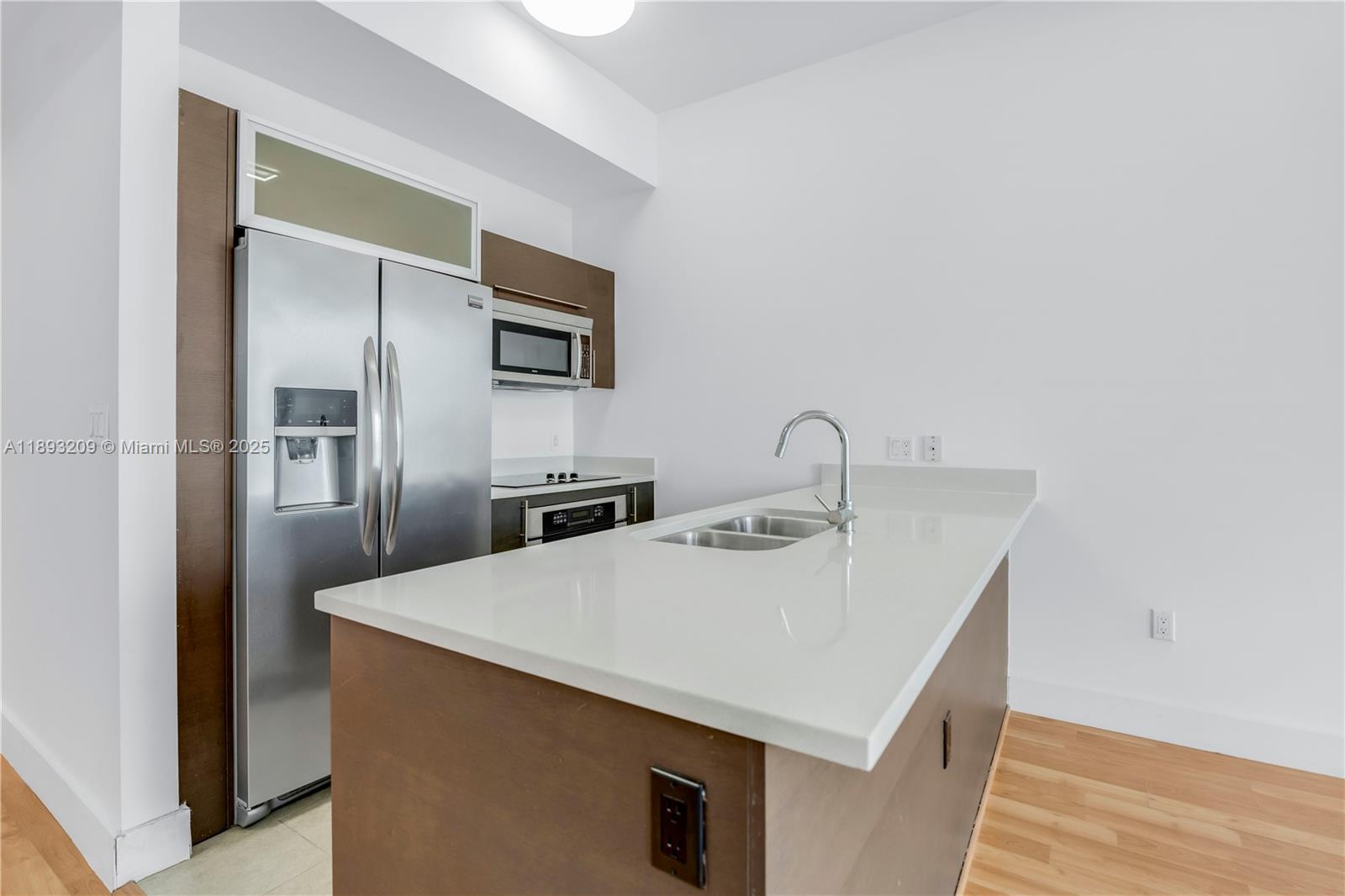 55 SE 6th St # 4100