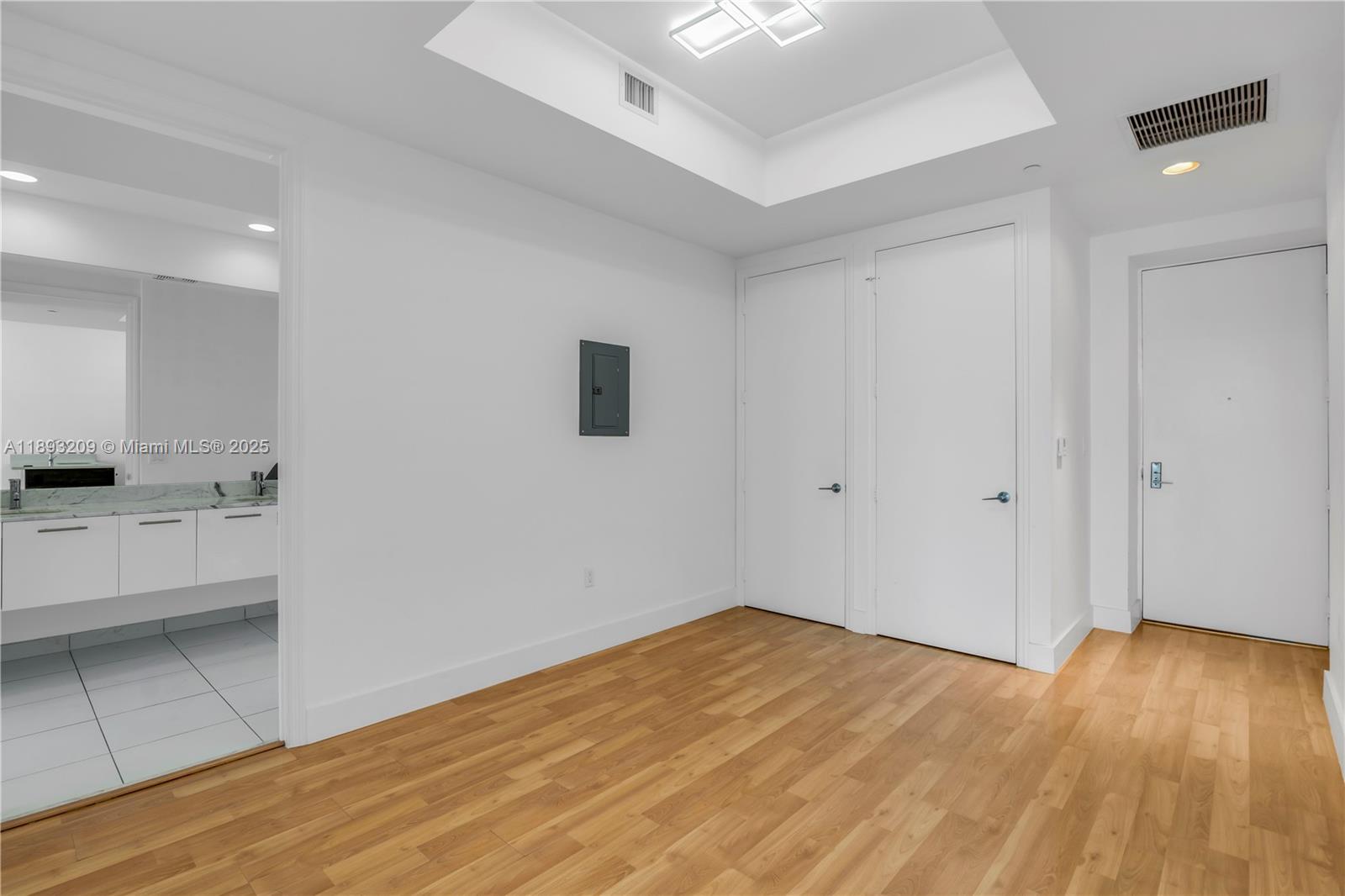 55 SE 6th St # 4100