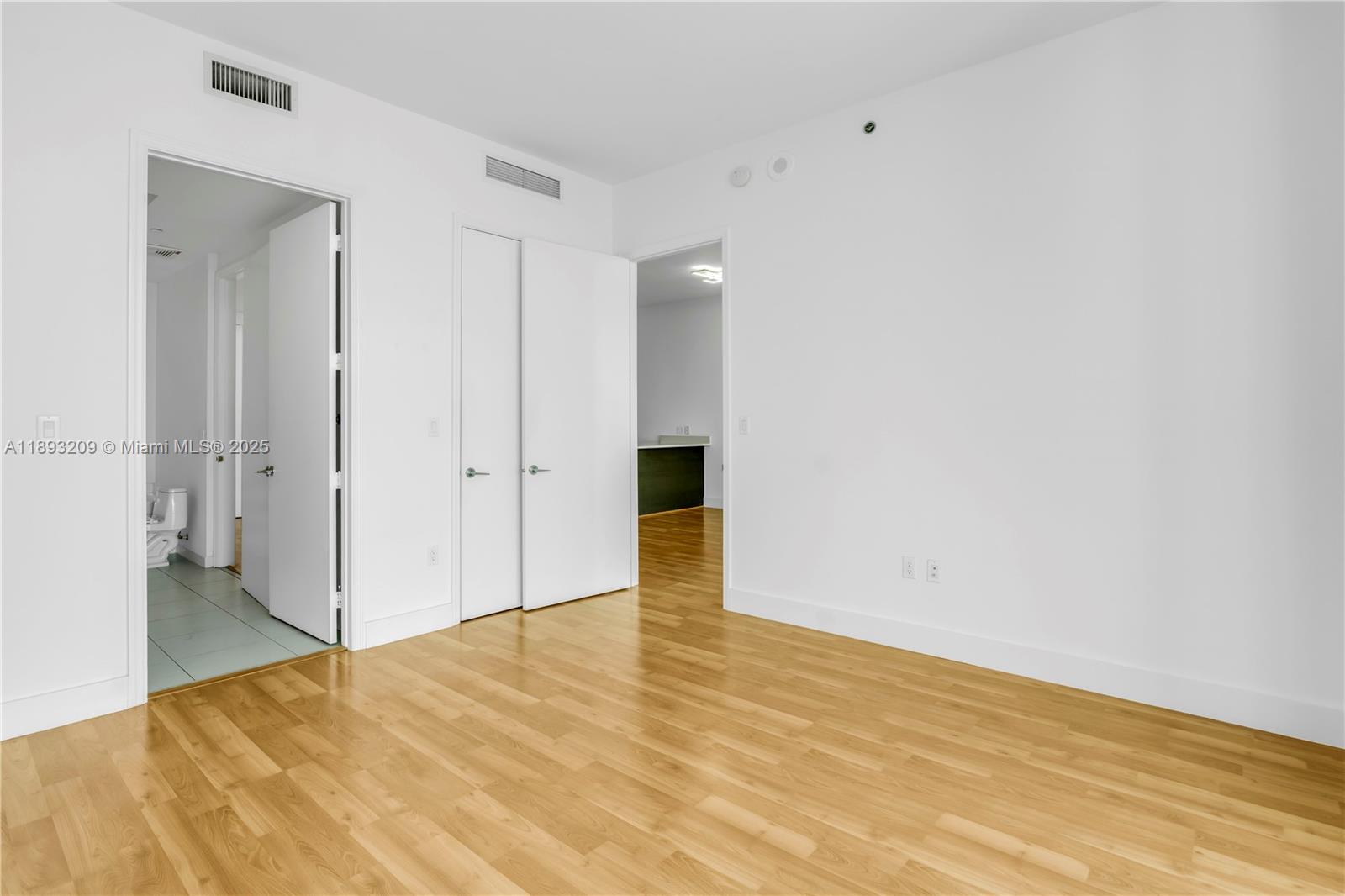 55 SE 6th St # 4100