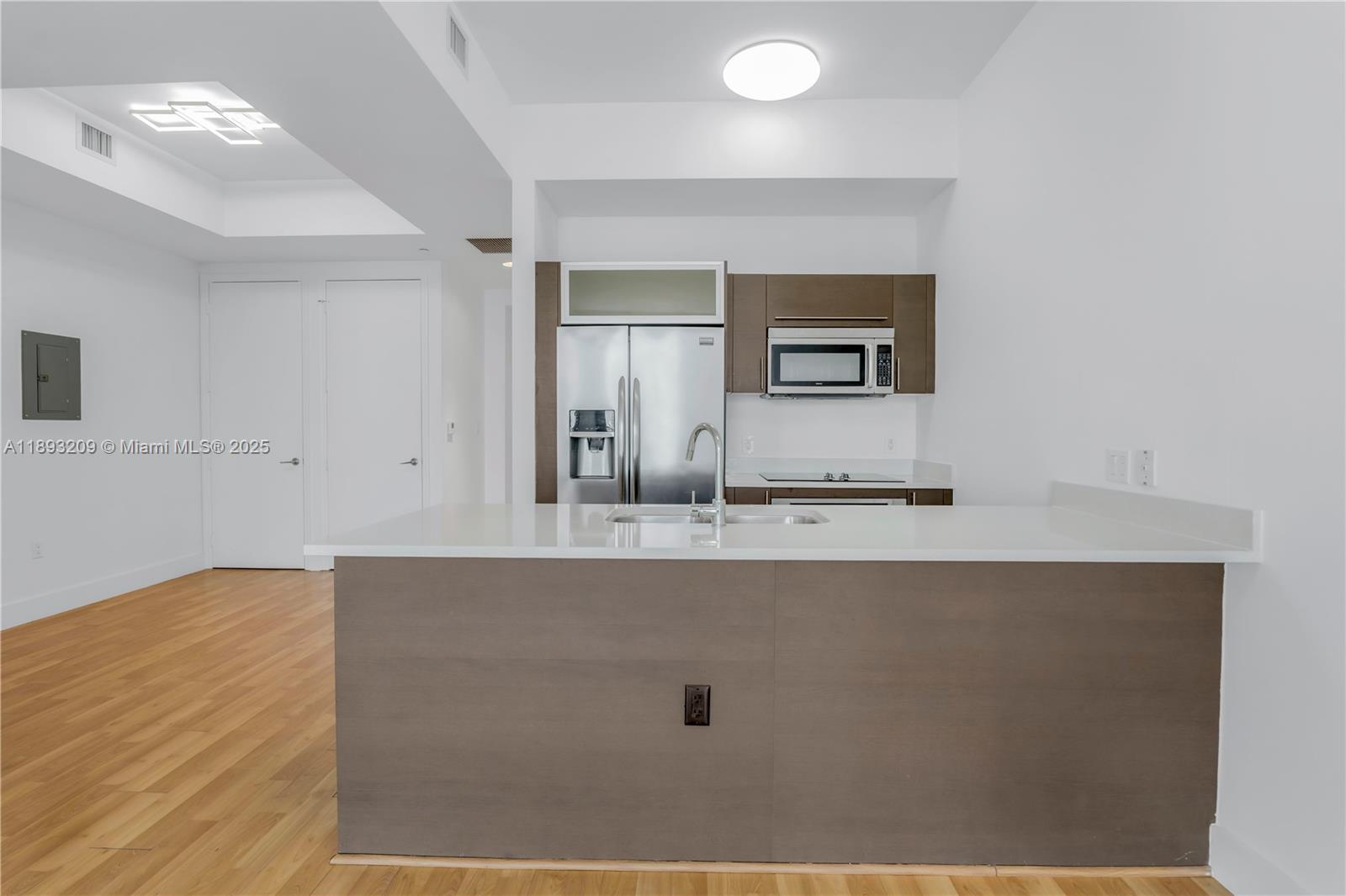 55 SE 6th St # 4100