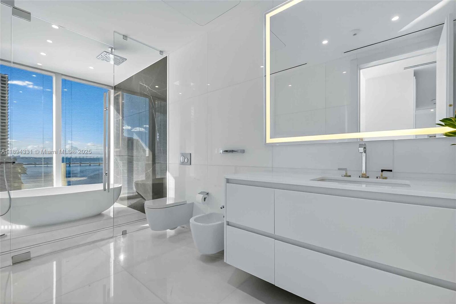 300 Biscayne Boulevard Way # 501E