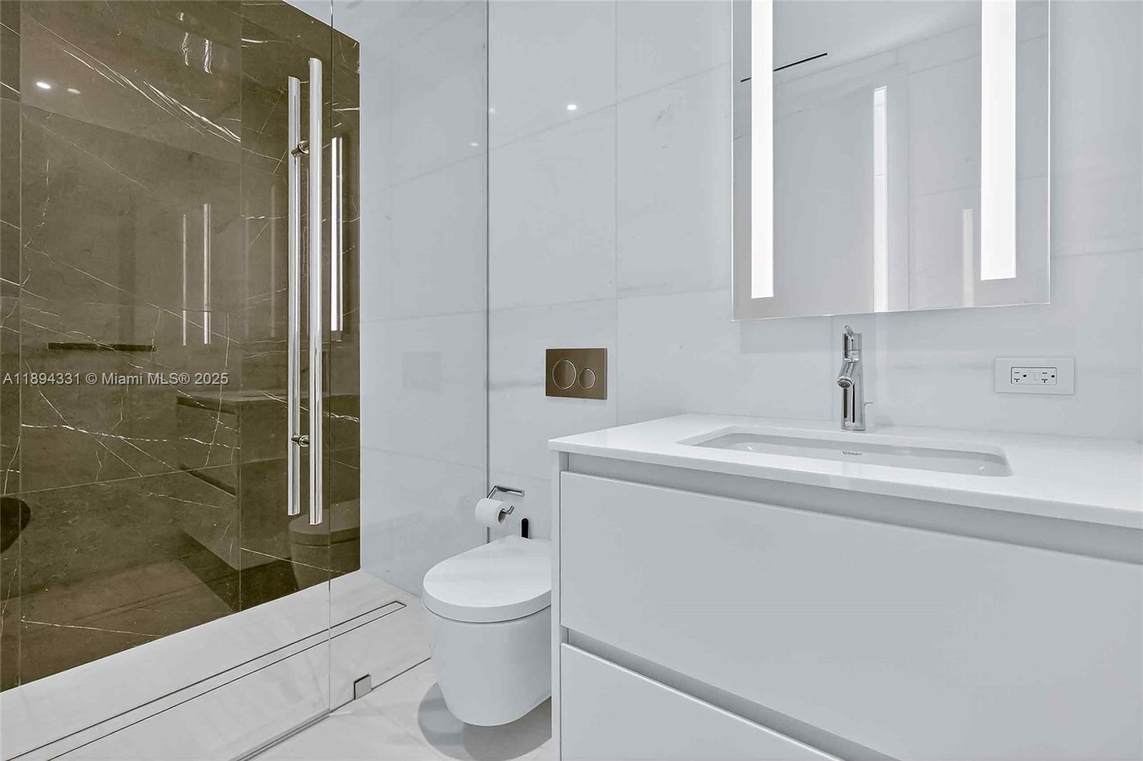 300 Biscayne Boulevard Way # 501E