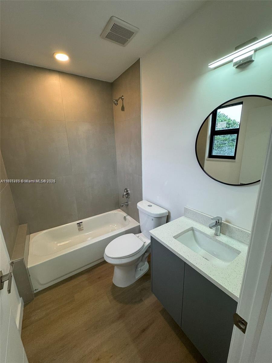 1640 MCKINLEY ST # 101