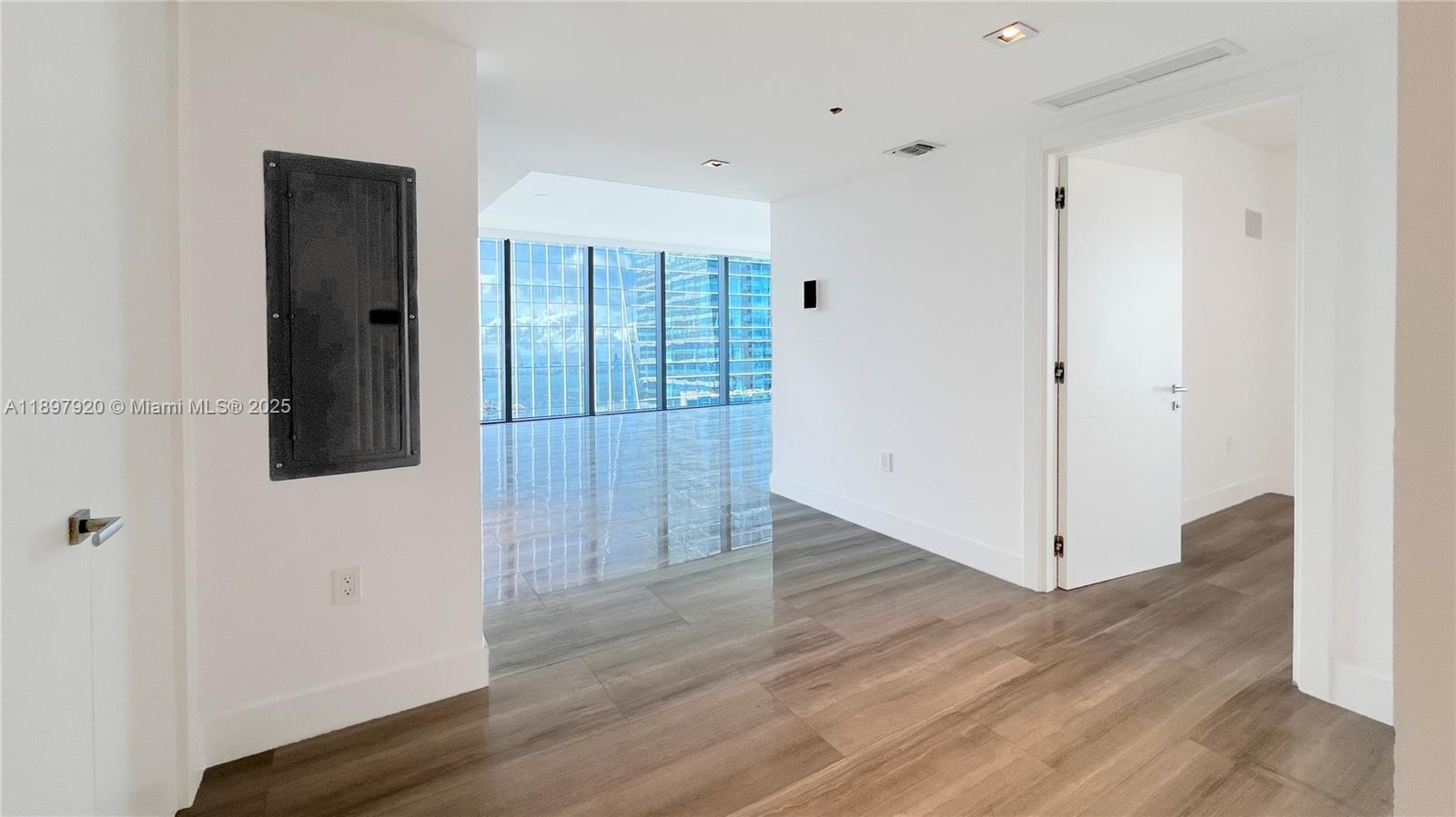 1451 Brickell Ave # 2406