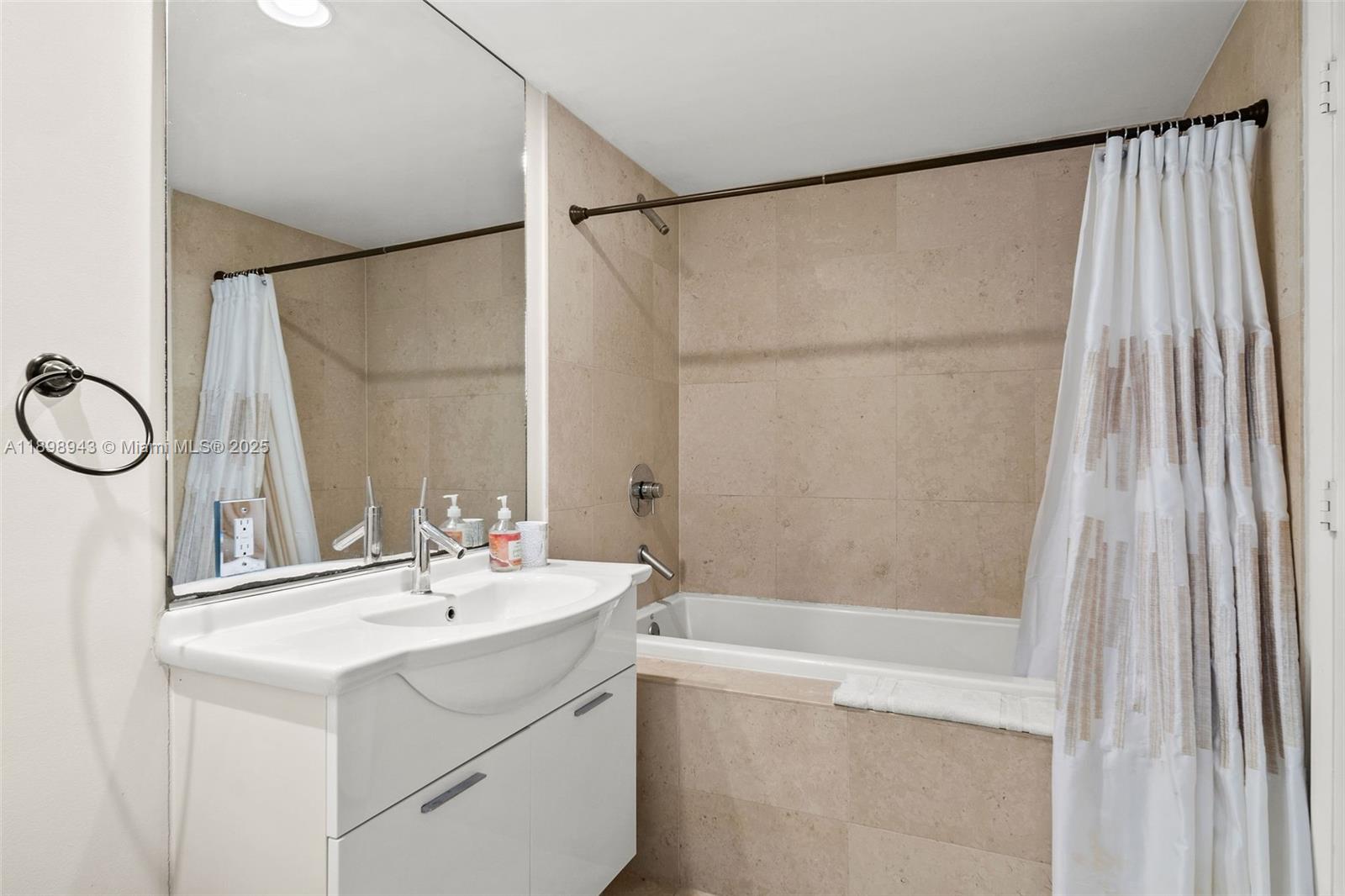 485 Brickell Ave # 2611, Miami Unit: 2611