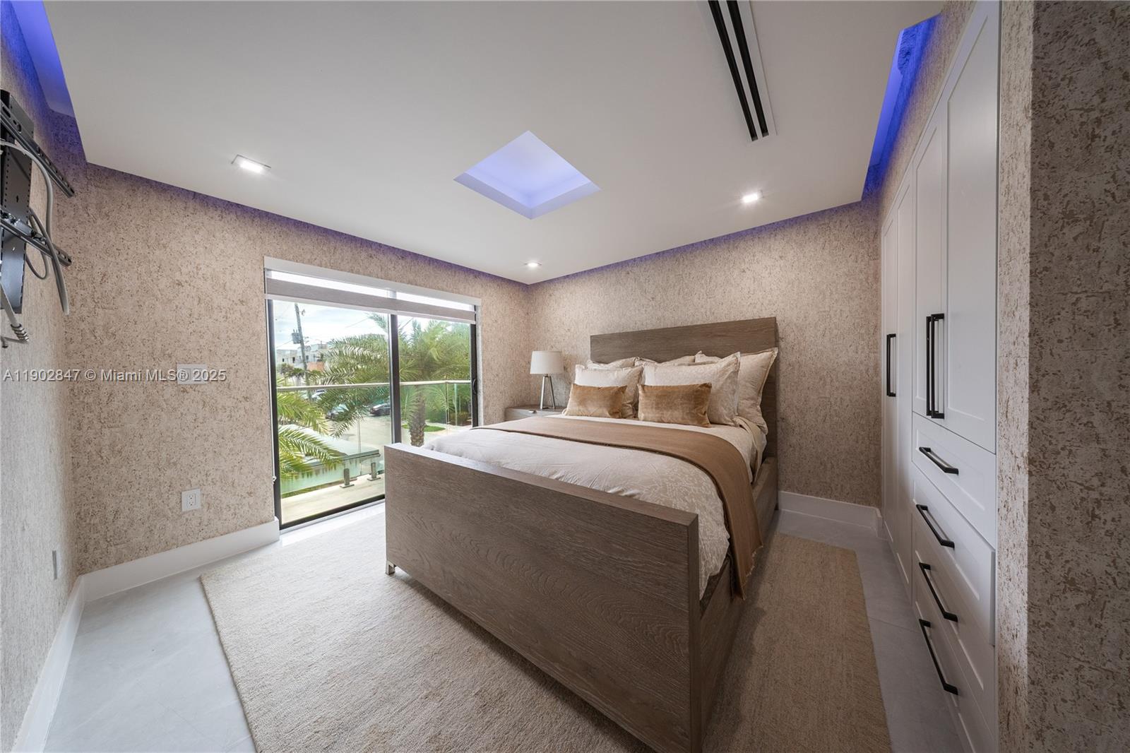 5601 N Ocean Dr, Hollywood