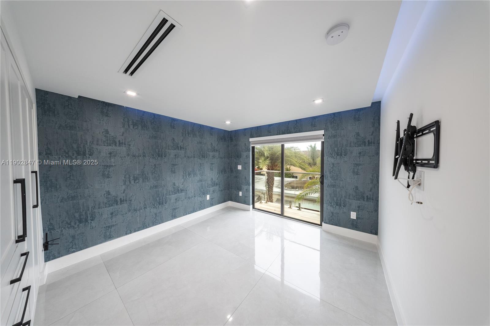 5601 N Ocean Dr, Hollywood