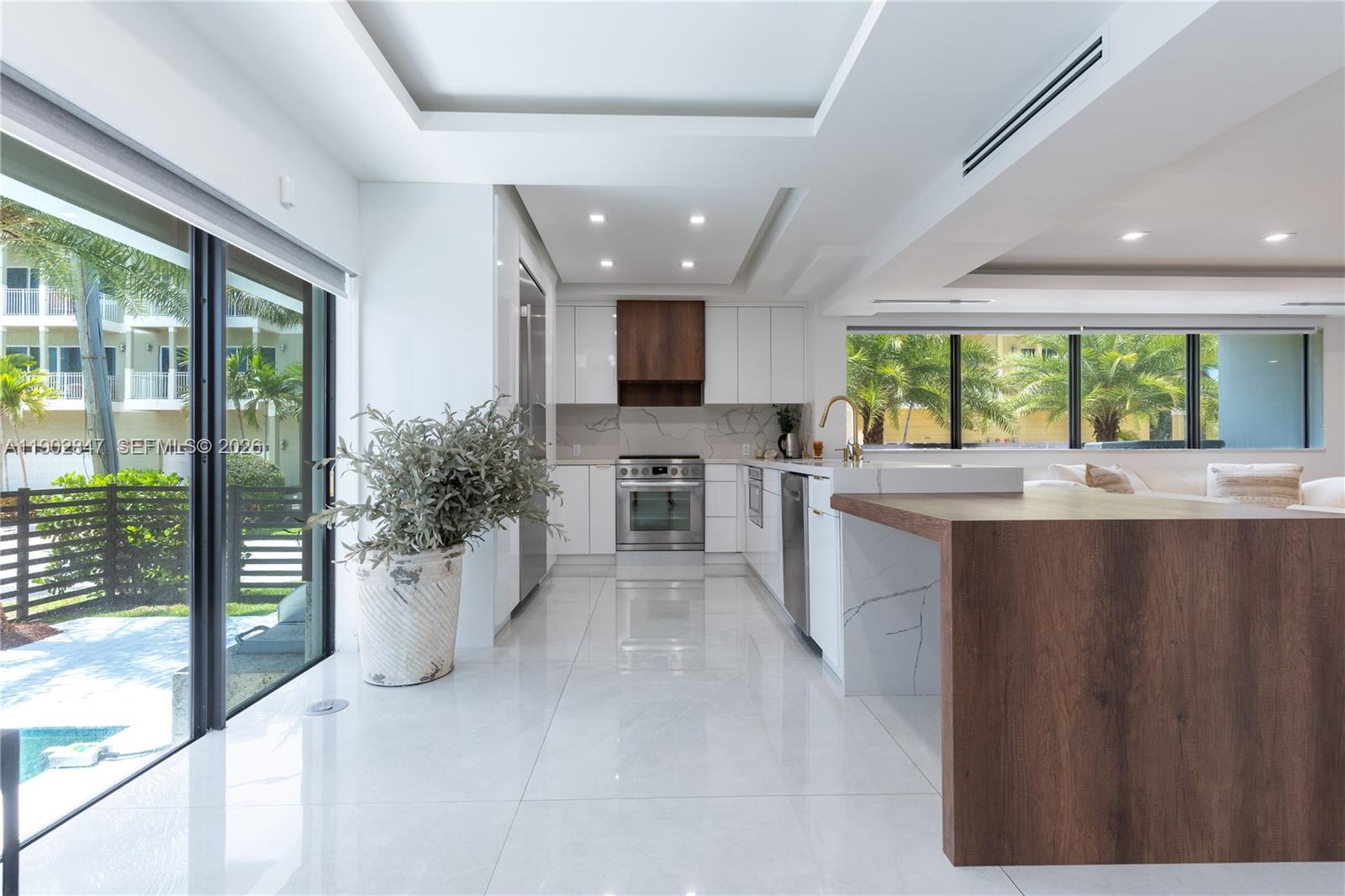 5601 N Ocean Dr, Hollywood