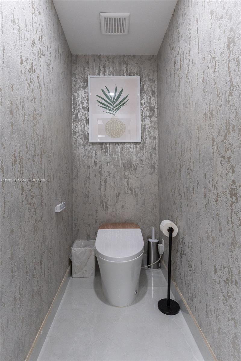 5601 N Ocean Dr, Hollywood