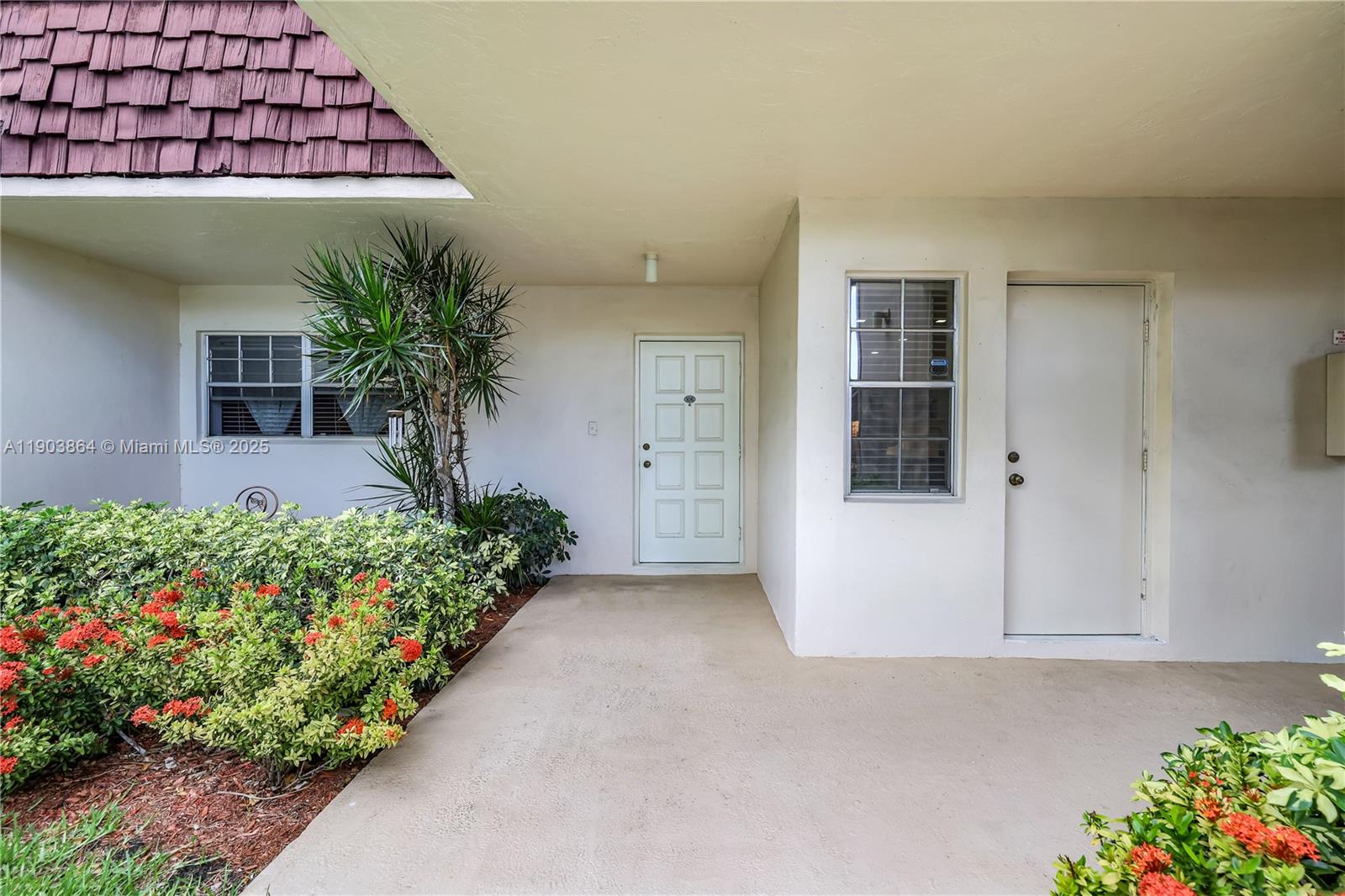 3301 S Palm Aire Dr # 106