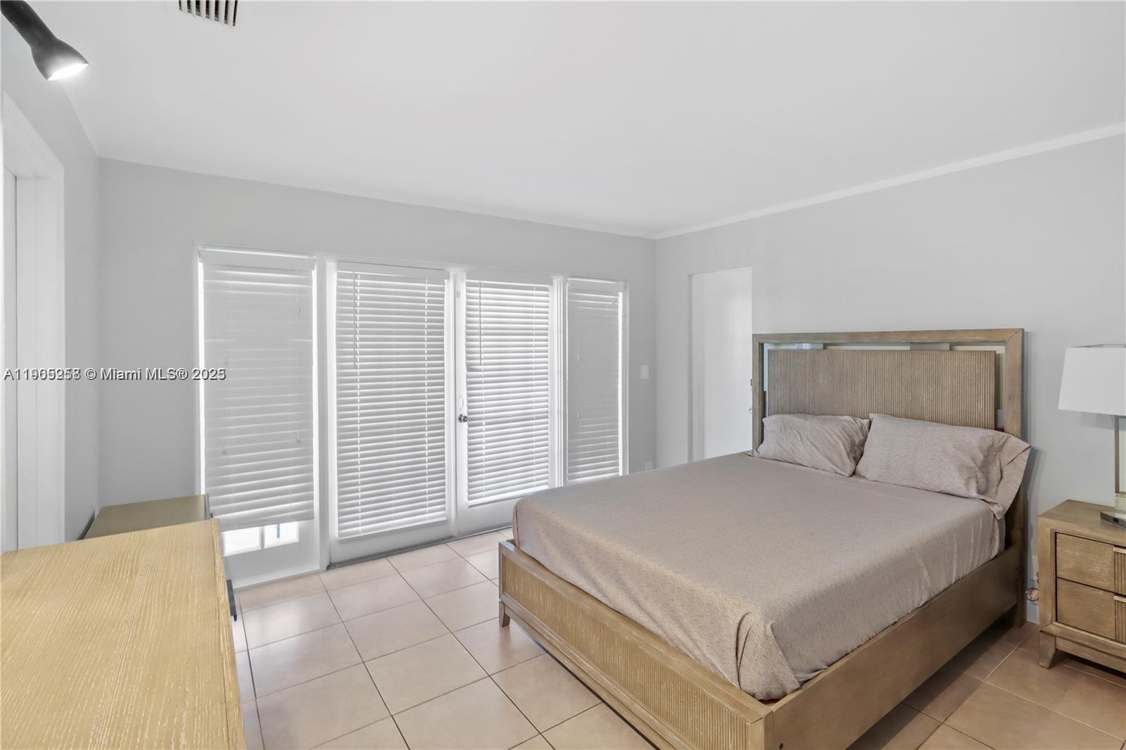 2420 SE 17th Cswy # 301C