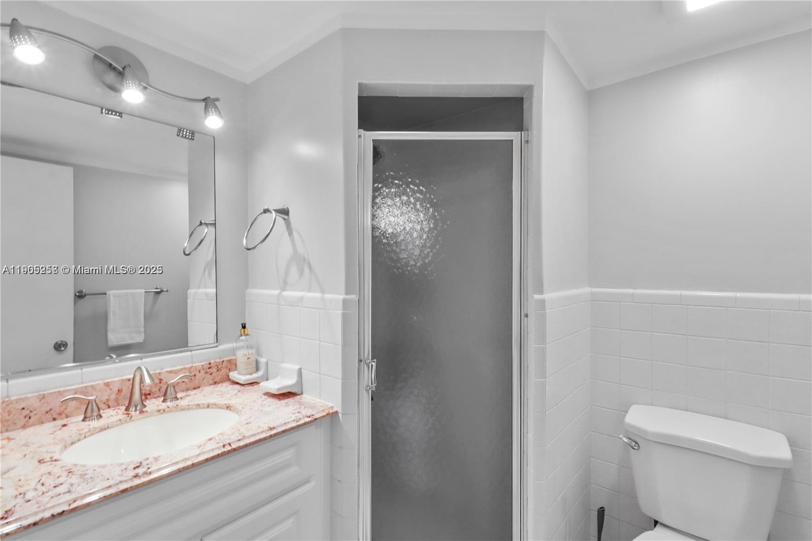 2420 SE 17th Cswy # 301C