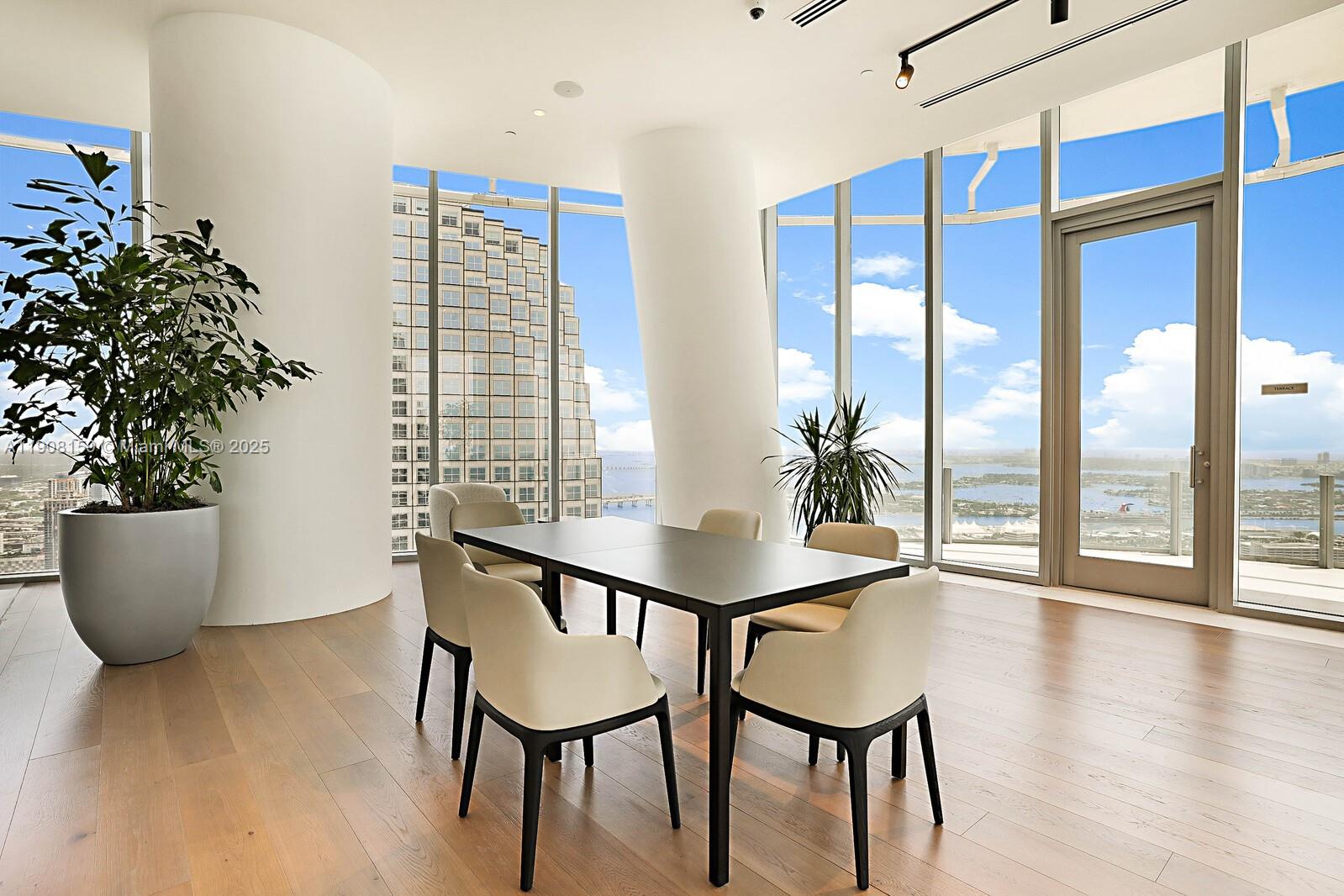 300 Biscayne Boulevard Way # 1907W