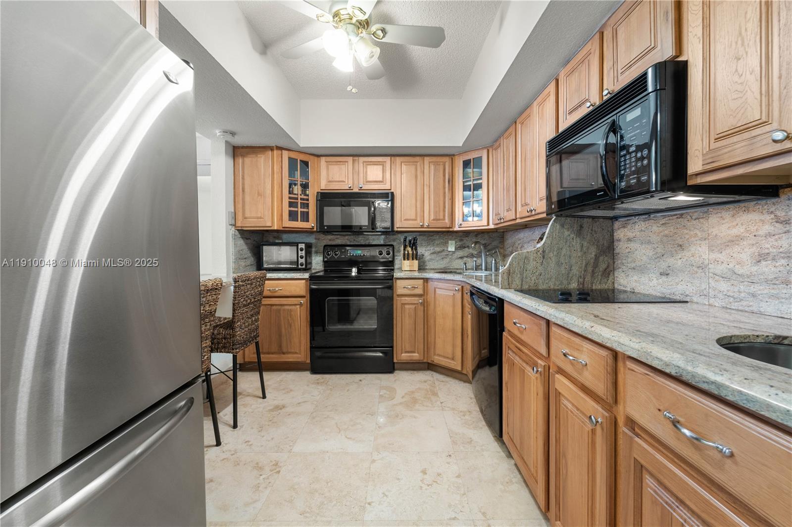 9455 Collins Ave # 601