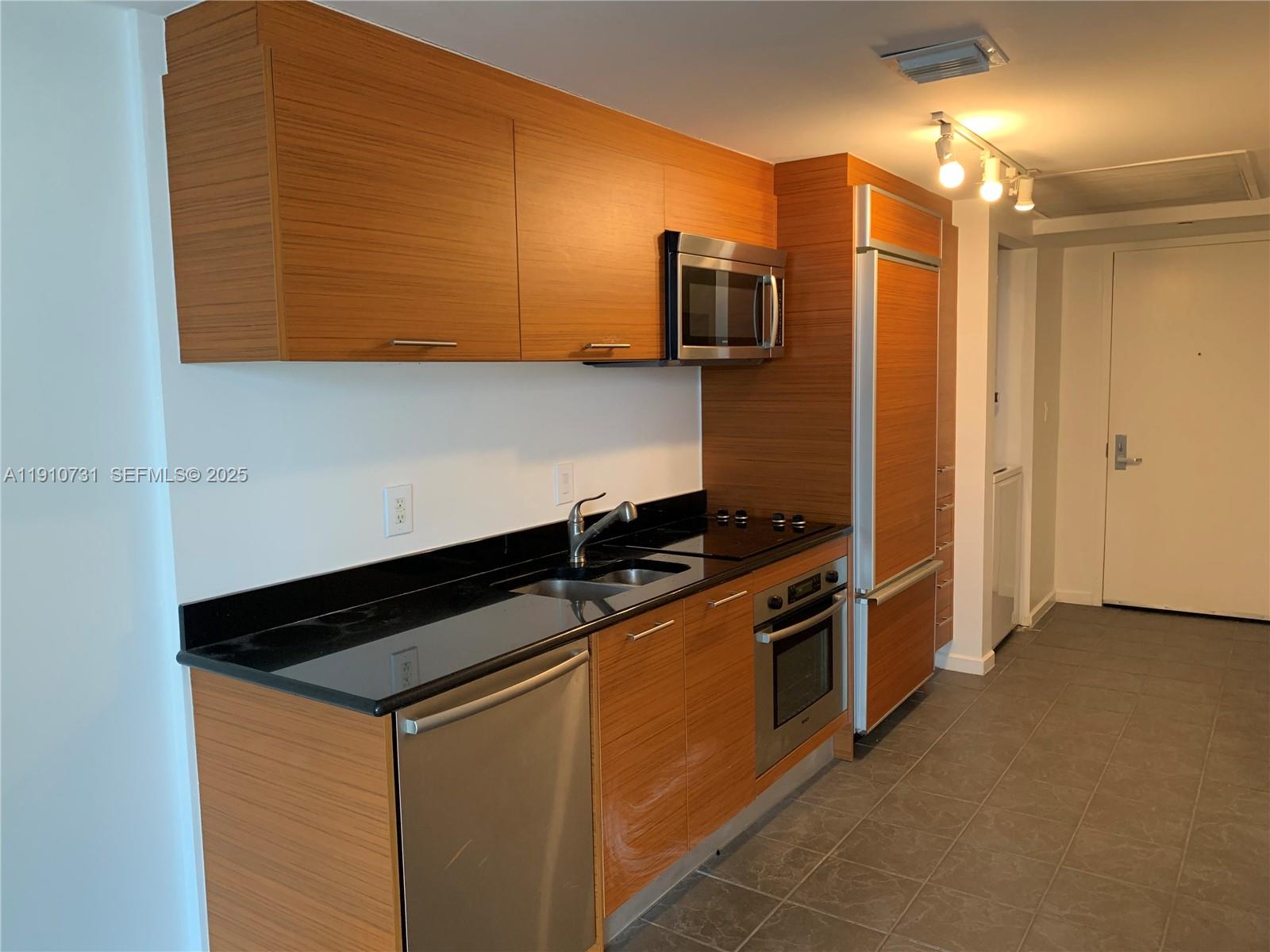 50 Biscayne Blvd # 2909