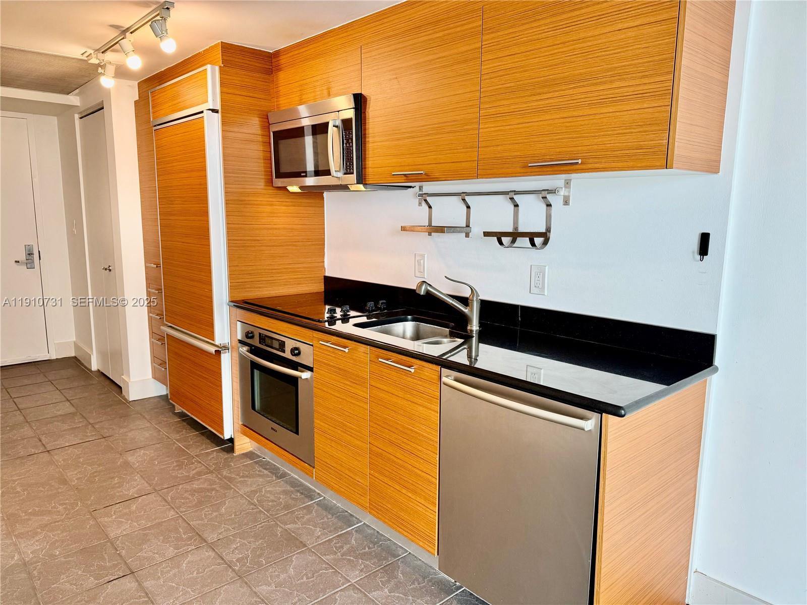 50 Biscayne Blvd # 2909