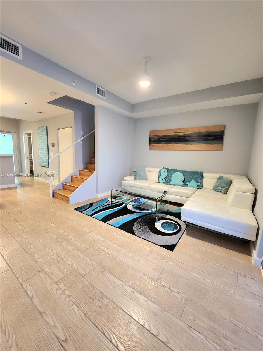 619 Meridian Ave # 4