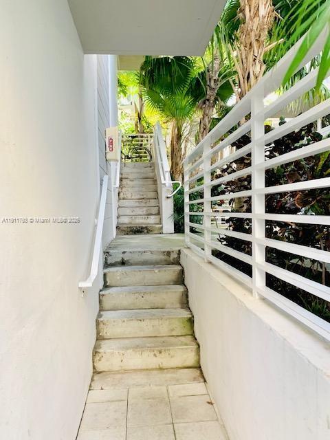 619 Meridian Ave # 4
