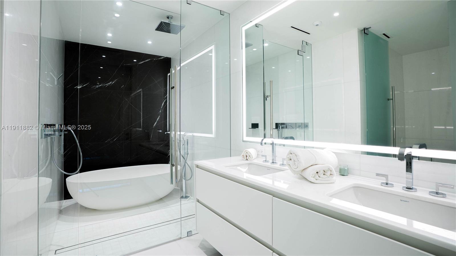 300 Biscayne Boulevard Way # 503C