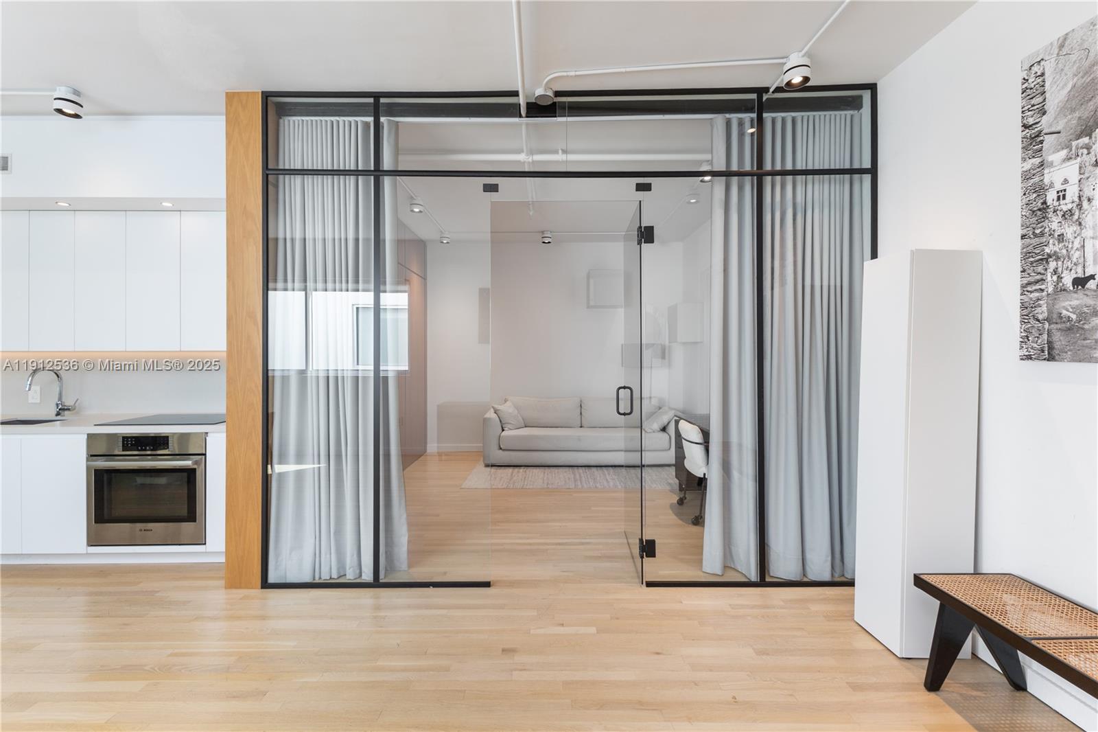 1700 Meridian Ave # 406