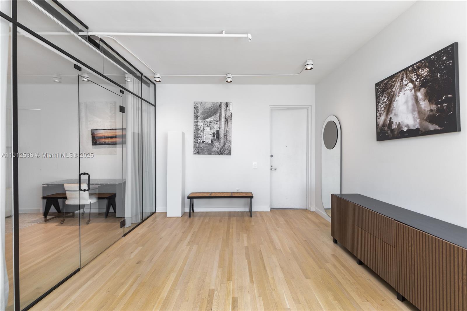 1700 Meridian Ave # 406