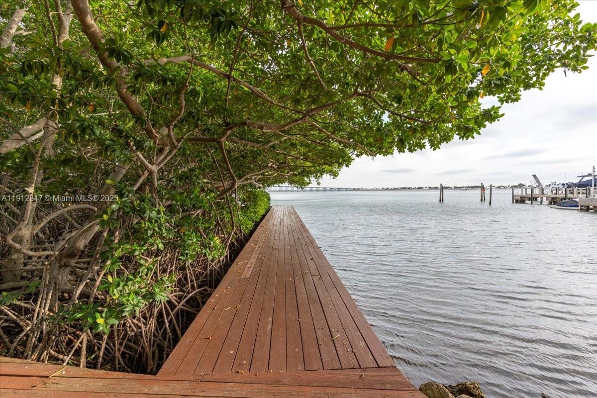 1627 Brickell Ave # 1401