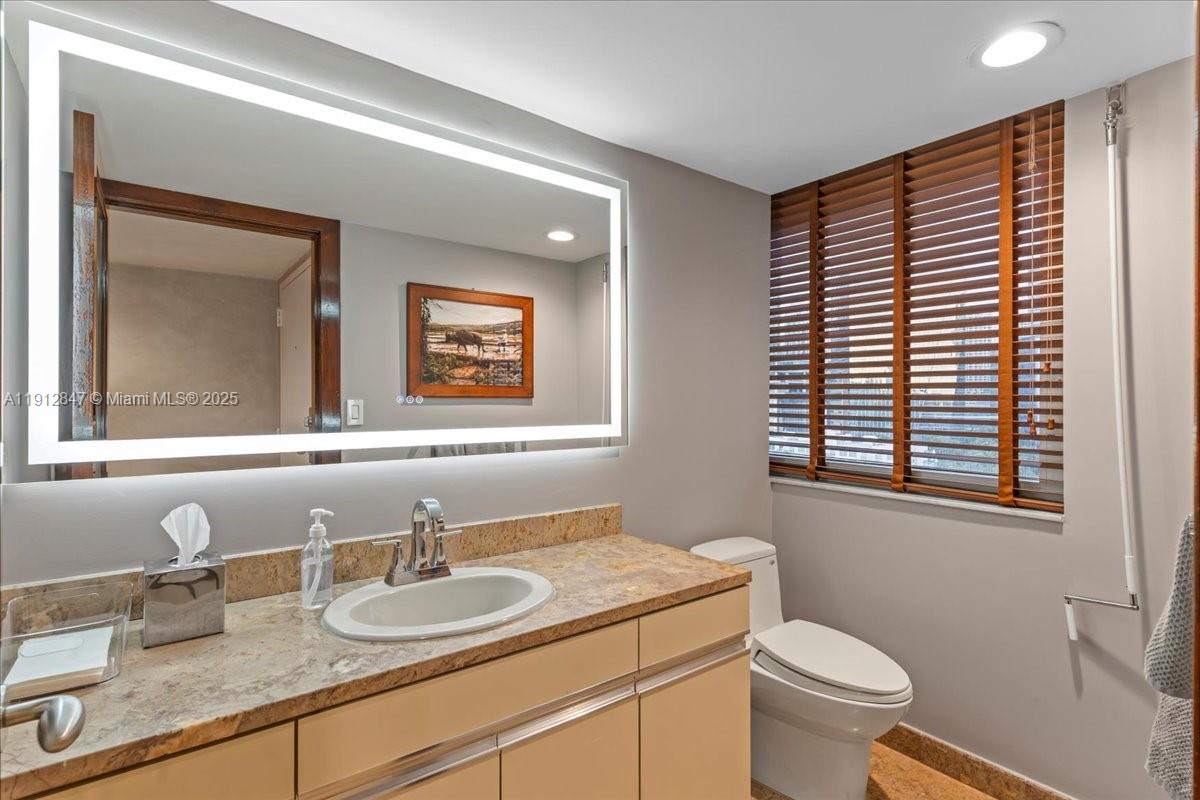 1627 Brickell Ave # 1401